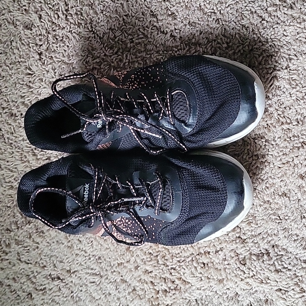 Women's Size 9 Black and Coral Reebok Athletic Shoes